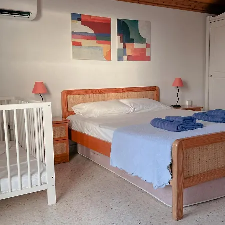 Leo Boutique Beachfront بيت للعطل أيا نابا